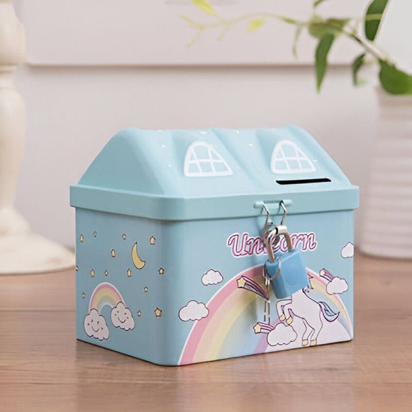 Tirelire en forme de maison turquoise avec un cadenas. La tirelire est décorée d'un motif licorne, arc-en-ciel, lune et étoiles., 45501195649279 | Licorne Shop