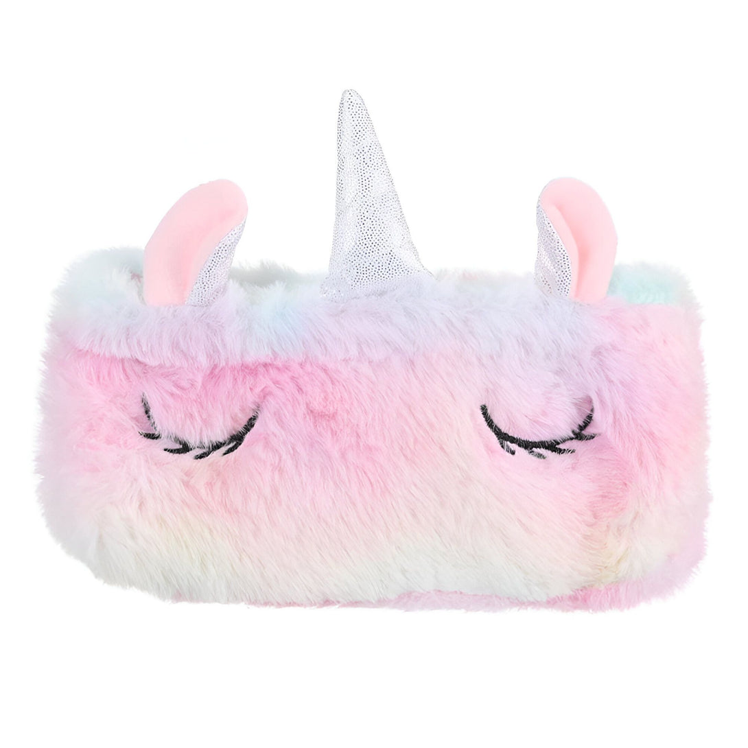 Un bandeau licorne en peluche avec des oreilles et une corne. Le bandeau est de couleur rose et blanche avec des étoiles et des paillettes.