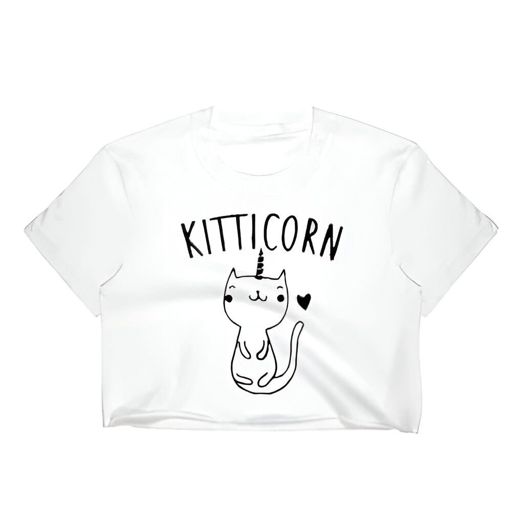 T-shirt blanc court avec l'inscription "Kitticorn" et un chat licorne mignon en noir. Vêtement décontracté avec un motif fantaisiste, idéal pour les amoureux des chats et des licornes. Mode estivale confortable et stylée., 45501299294463 | Licorne Shop