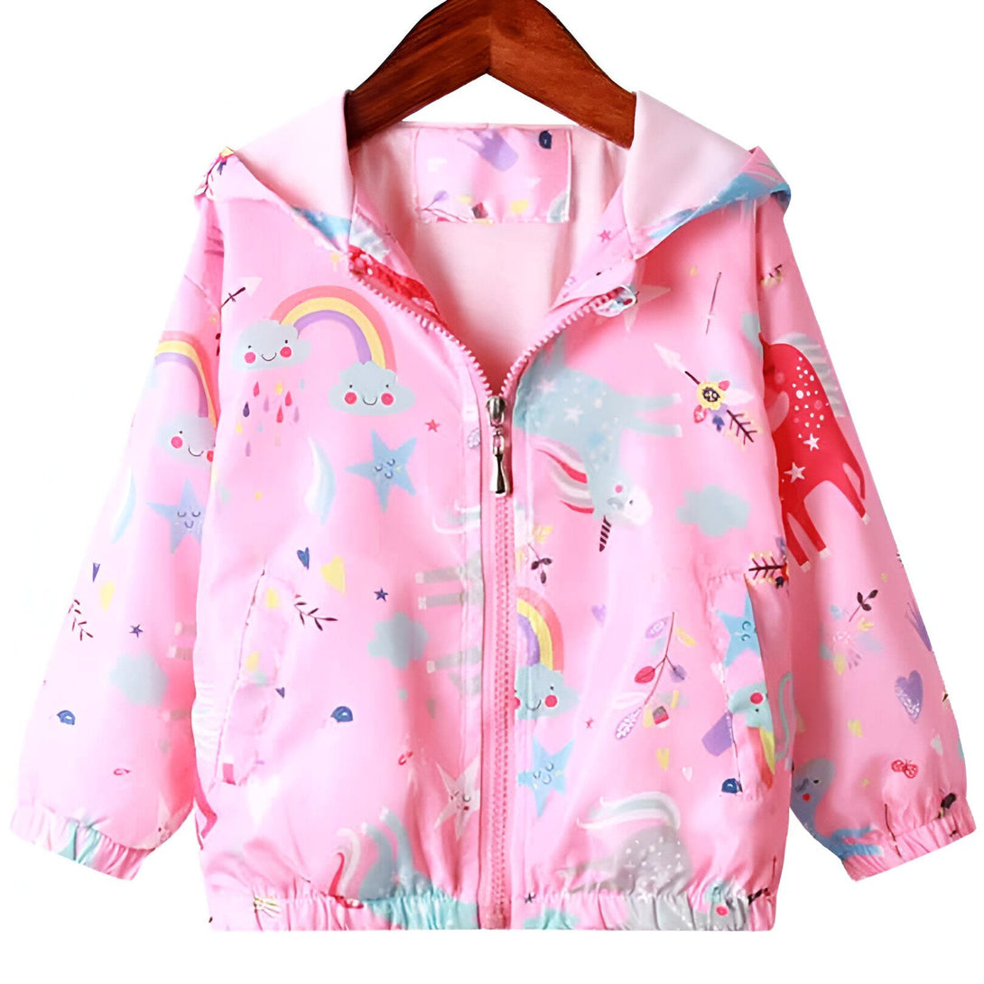 Veste pour enfants rose à motif licorne, arc-en-ciel, nuages et étoiles, présentée sur un cintre. Parfaite pour la mi-saison, légère et colorée. Idéale pour les petites filles., 45501813260543,45501813293311,45501813326079,45501813358847,45501813391615,45501813424383,45501813457151,45501813489919 | Licorne Shop