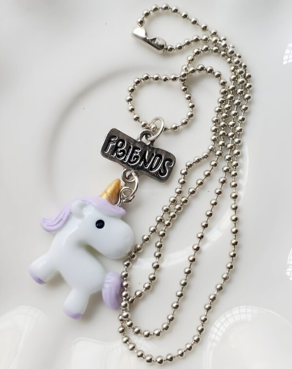 IMG-20241209-WA0011-min.jpg Collier Licorne Best Friend Forever 3 Parties