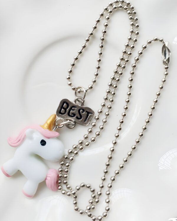 IMG-20241209-WA0012-min.jpg Collier Licorne Best Friend Forever 3 Parties