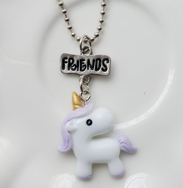 IMG-20241209-WA0015-min.jpg Collier Licorne Best Friend Forever 3 Parties
