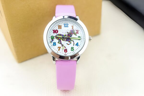 Montre_Licorne_Magique_Rose_-_1a.jpg Montre Licorne Magique Rose