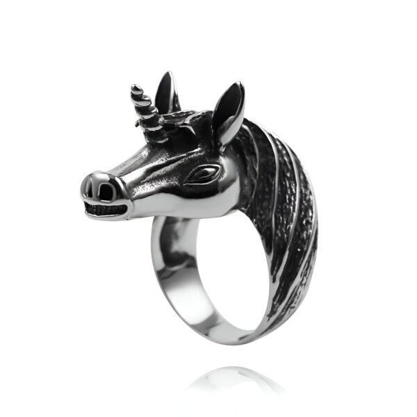 bague-tete-de-licorne-1a.jpg Bague en forme de tête de licorne en métal argenté. Bijou original et fantaisie pour les passionnés d'équidés et d'animaux mythiques. Style affirmé et unique., 45501856022783,45501856055551,45501856088319,45501856121087,45501856153855,45501856186623,45501856219391,45501856252159,45501856284927,45501856317695,45501856350463,45501856383231,45501856448767,45501856514303,45501856579839 | Licorne Shop