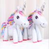 ballon-licorne-debout-pour-fete-et-decoration-1a.jpg Deux ballons licornes blancs avec des crinières multicolores, parfaits pour une fête d'anniversaire magique. Décorations festives et amusantes pour enfants et adultes., 45501112025343 | Licorne Shop
