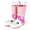 Paire de bottes de pluie pour enfants, roses et blanches, ornées d'un motif licorne. Les bottes ont des poignées roses pour faciliter l'enfilage., 45501101375743,45501101408511,45501101441279,45501101474047,45501101506815,45501101539583,45501101572351,45501101605119,45501101637887 | Licorne Shop