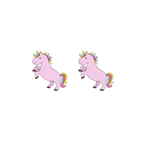 boucles-d-oreilles-licorne-enfant-2a.jpg Deux licornes roses avec des crinières et des queues arc-en-ciel se cabrent.