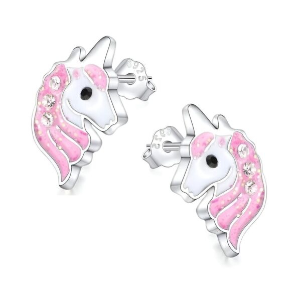 Une paire de boucles d'oreilles en forme de licorne en argent sterling 925 avec des cristaux roses.