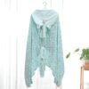 capuche-echarpe-licorne-fantaisie-au-crochet-1a.jpg Cape de bain bébé turquoise avec capuche en forme d'animal. Texture ajourée, détails brodés, franges décoratives. Idéal pour sécher et réchauffer après le bain., 45502337253631 | Licorne Shop
