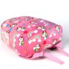 cartable-licorne-fille-ecole-5a.jpg Une image d'un sac à dos rose avec des licornes et des arcs-en-ciel. Le sac à dos est fait d'un matériau durable et possède des bretelles réglables. Il est parfait pour les enfants qui aiment les licornes et les arcs-en-ciel.