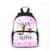 cartable-licorne-fille-star-keeper-4a.jpg Le cartable est rose et noir avec une image de licorne blanche et arc-en-ciel. Il y a des étoiles noires sur le cartable et le texte "Star Keeper" est écrit en noir.