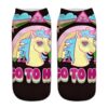 chaussettes-unisexes-motif-licorne-illuminati-1a.jpg Paire de chaussettes courtes noires. Motif licorne jaune et turquoise sur un fond occulte avec arc-en-ciel pastel et symbole d'œil. Style gothique kawaii, idéal pour les amateurs d'art et de mode décalée., 45502202052863 | Licorne Shop