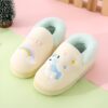 chaussons-licorne-joul-doux-et-confortables-1a.jpg Image de deux chaussons doux et moelleux pour enfants, ornés de motifs brodés d'un arc-en-ciel et d'une licorne bleue sur fond pastel. Parfaits pour la maison, ils offrent confort et chaleur., 45502187569407,45502187602175,45502187634943,45502187667711,45502187700479,45502187733247,45502187766015,45502187798783,45502187831551 | Licorne Shop