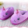 Une paire de chaussons confortables en forme de licorne violette avec une corne rose pailletée. Ces pantoufles douces sont parfaites pour se détendre à la maison., 45502276272383,45502276305151,45502276337919,45502276370687,45502276403455,45502276436223,45502276468991,45502276534527,45502276600063 | Licorne Shop