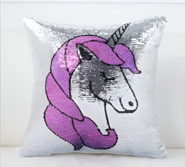 coussin-deco-licorne-sequins-argentes-1a.jpg Coussin carré à sequins réversibles argentés et motif licorne rose et argent. Décoration intérieure féérique pour chambre d'enfant ou salon. Accessoire tendance et ludique., 45501063266559 | Licorne Shop
