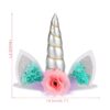 Serre-tête licorne avec corne argentée, oreilles pailletées et fleurs roses et turquoise. Accessoire de fête, déguisement pour enfant. Dimensions indiquées., 45501305585919 | Licorne Shop