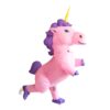 deguisement-gonflable-licorne-pour-enfant-1a_a1560366-dd3f-4dd1-81e4-a27e2deda966.jpg Costume gonflable d'une personne déguisée en licorne rose avec une crinière violette et une corne jaune. Déguisement fantaisie idéal pour une fête costumée., 45501281075455,45501281140991,45501281173759,45501281239295,45501281272063,45501281337599,45501281370367,45501281435903 | Licorne Shop