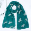 Écharpe turquoise avec motifs de chevaux blancs, élégante et fluide, sur fond blanc, idéale pour accessoiriser une tenue avec une touche d'originalité., 45502088478975 | Licorne Shop