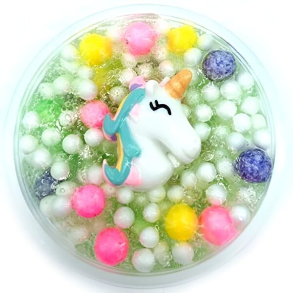 jouet-licorne-pour-faire-du-slime-1a.jpg Pot de slime translucide avec des billes multicolores et une figurine de licorne blanche à crinière turquoise., 45501419684095 | Licorne Shop