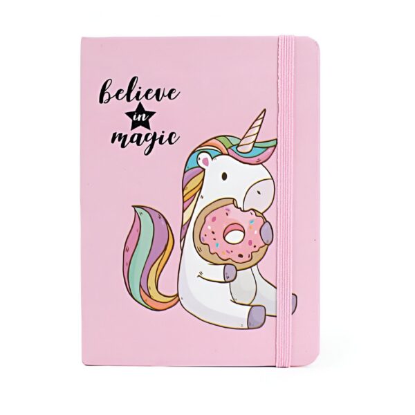 journal-carnet-rose-licorne-ligne-1a.jpg Carnet rose avec un dessin de licorne mangeant un donut et l'inscription "Believe in magic"., 45501156819199 | Licorne Shop