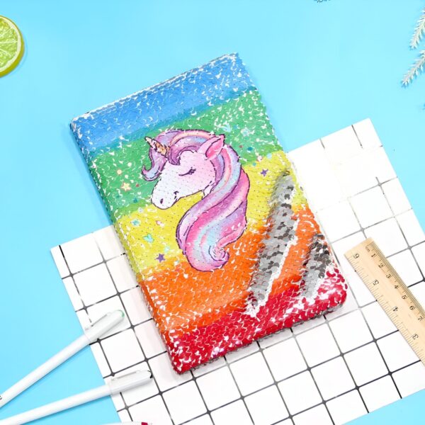 journal-licorne-a-sequins-pour-enfant-1a.jpg Carnet à paillettes licorne avec dégradé arc-en-ciel, stylos blancs, règle et citron vert., 45501200990463 | Licorne Shop
