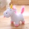 la-peluche-geante-licorne-douce-1a.jpg Peluche licorne blanche avec crinière et queue roses, corne jaune. Jouet mignon pour enfants, décoration de chambre d'enfant. Thème féérique et imaginaire. Idée cadeau originale., 45501127196927 | Licorne Shop