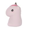 Une veilleuse licorne en silicone rose avec une crinière et une corne rose gold.