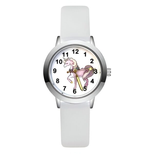 Montre enfant avec bracelet blanc et cadran argenté, motif licorne rose et dorée. Horloge pour fille, apprentissage de l'heure, accessoire de mode., 45501963698431 | Licorne Shop