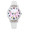Montre pour enfants blanche avec des licornes arc-en-ciel sur le cadran. Accessoire mignon et ludique pour les jeunes filles. Indique l'heure avec aiguilles et chiffres clairs. Bracelet blanc confortable. Ornée de petites pierres brillantes., 45501963305215 | Licorne Shop