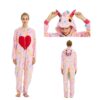 Combinaison pyjama licorne rose pour femme, avec un grand cœur rouge sur le devant et une capuche avec une tête de licorne. Vue de face et de dos, détails de la capuche. Idéal pour se détendre à la maison., 45502001316095,45502001348863,45502001381631,45502001414399,45502001447167,45502001479935,45502001512703,45502001545471 | Licorne Shop
