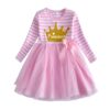 Robe de princesse rose et blanche à rayures pour filles. La robe a une couronne dorée et un nœud rose., 45501342712063,45501342744831,45501342777599,45501342810367,45501342843135,45501342875903,45501342908671,45501342941439 | Licorne Shop