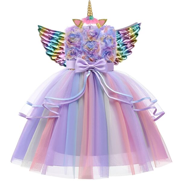 robe-licorne-costume-pastel-violet-1a-1.jpg Une robe de licorne avec des fleurs et des ailes de licorne