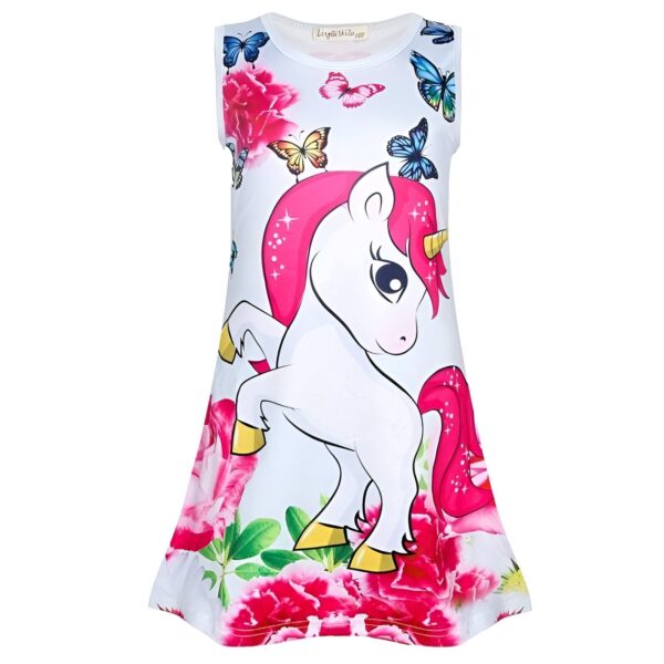 robe-licorne-enfant-petit-poney-1a.jpg Une robe blanche à motif de licorne rose et de papillons multicolores.