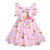 Une robe rose à motif licorne pour fille avec des volants sur les épaules.