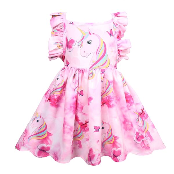 robe-licorne-fille-rose-mignonne-a-manches-courtes-1a-1.jpg Une robe rose à motif licorne pour fille avec des volants sur les épaules.