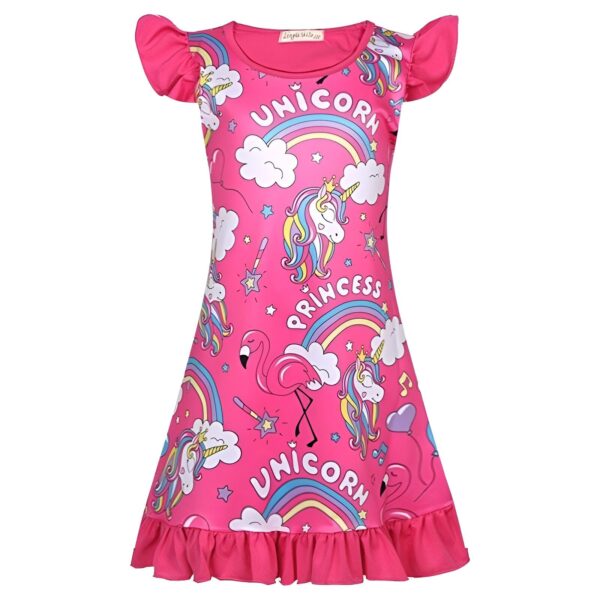 robe-licorne-flamant-rose-manches-bouffantes-1a.jpg Une robe rose à manches courtes pour fille avec un motif de licorne et de flamant rose. La robe est également dotée d'un volant sur le bas.
