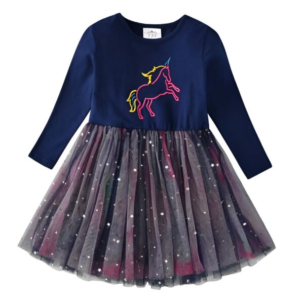 robe-licorne-pour-fille-5-ans-1a.jpg Robe de fille à manches longues bleu marine avec motif licorne coloré. La jupe est faite de tulle à plusieurs couches avec des étoiles scintillantes. Vêtement fantaisie pour enfant., 45501343826175,45501343858943,45501343891711,45501343924479,45501343957247,45501343990015,45501344022783,45501344055551 | Licorne Shop