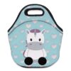 sac-a-dejeuner-isotherme-licorne-enfant-1a-1.jpg Sac à déjeuner isolé bleu avec motif de licorne et coeurs roses. Idéal pour enfants, gardant les aliments frais. Design mignon et pratique., 45501373743359 | Licorne Shop
