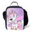 Sac à lunch pour enfant, motif licorne magique sur fond violet pastel avec un arc-en-ciel. Idéal pour l'école ou le pique-nique., 45501373120767 | Licorne Shop