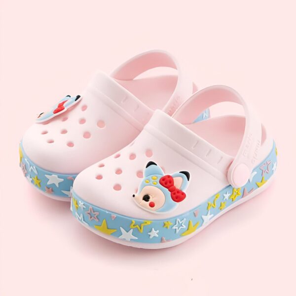 sandales-d-ete-licorne-pour-fille-1a-1.jpg Paire de sabots roses pour enfants avec des motifs d'animaux mignons et des étoiles. Chaussures confortables et ludiques pour les petits., 45502078255359,45502078288127,45502078320895,45502078353663,45502078386431,45502078419199,45502078451967,45502078484735,45502078517503 | Licorne Shop