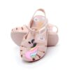 sandales-de-plage-en-gelee-licorne-pour-enfants-1a.jpg Sandales roses pour enfant avec motif licorne coloré et nuages souriants. Idéales pour l'été et les jeux d'eau., 45502061707519,45502061740287,45502061773055,45502061805823,45502061838591,45502061871359,45502061904127,45502061936895,45502061969663 | Licorne Shop