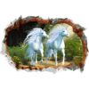 sticker-deco-licorne-1a.jpg Une image en 3D de deux licornes blanches courant dans une forêt verte.