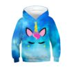 sweat-a-capuche-licorne-imprime-pour-enfant-1a.jpg Image d'un sweat à capuche bleu imprimé avec un motif de licorne stylisée. Le design inclut des oreilles, une corne, des cils et des étoiles., 45502392041727,45502392074495,45502392107263,45502392140031,45502392172799,45502392205567,45502392238335,45502392271103 | Licorne Shop
