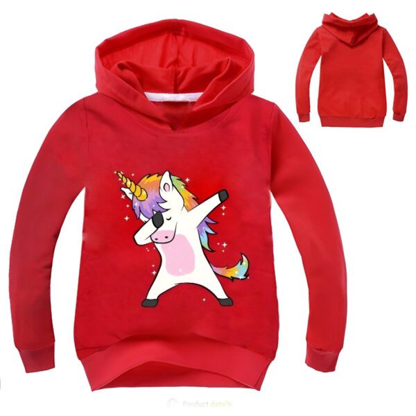 sweat-licorne-dab-rouge-1a-1.jpg Une illustration d'une licorne rose et blanche dansant le dab sur un sweat à capuche rouge pour enfant.