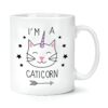Tasse blanche avec un dessin de chat-licorne. Le motif présente un chat stylisé avec une corne de licorne, entouré d'étoiles. Inscription « I'm a caticorn » (je suis une chat-licorne) avec une flèche. Idée cadeau originale et amusante., 45501160882431 | Licorne Shop