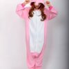Personne portant un pyjama confortable et amusant en forme de licorne rose et blanche. Idéal pour se détendre à la maison ou pour une fête costumée., 45502006919423,45502006952191,45502006984959,45502007017727,45502007050495,45502007083263,45502007116031,45502007148799 | Licorne Shop